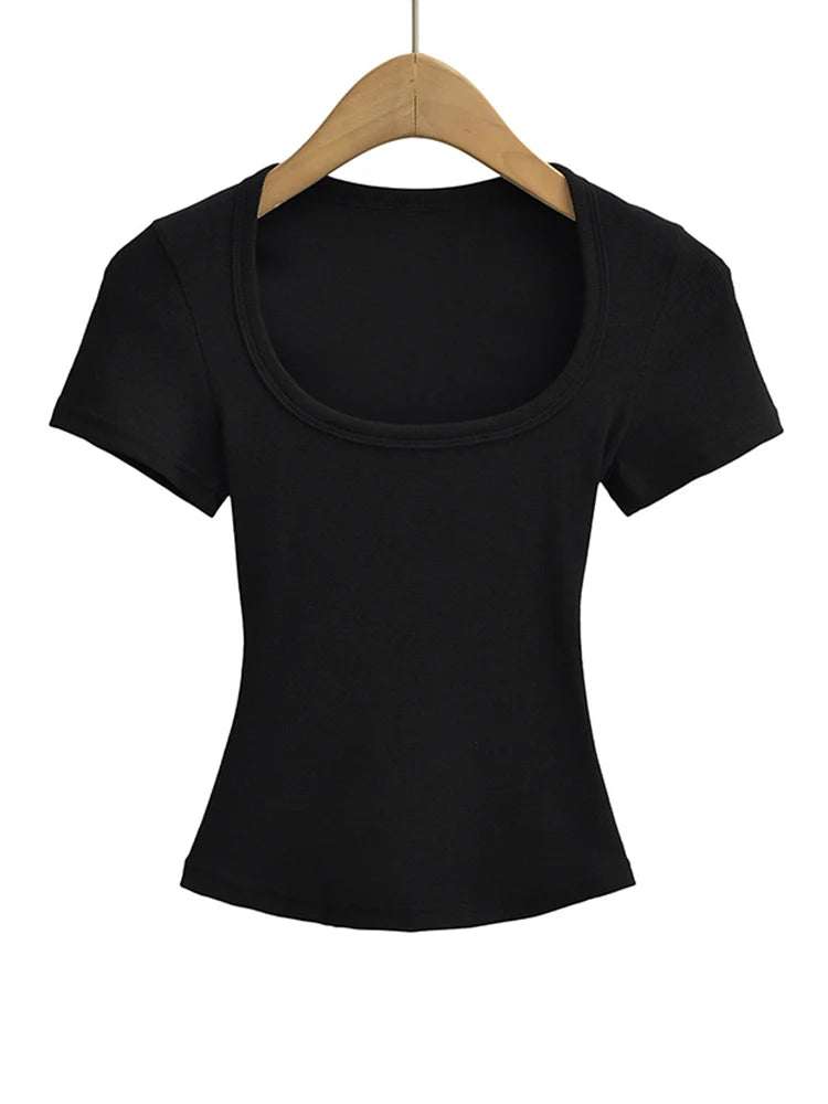 Basic short-sleeved top