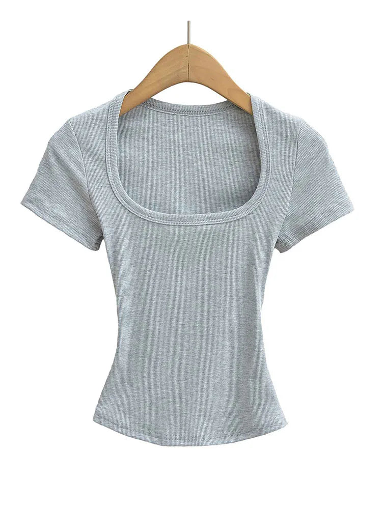 Basic short-sleeved top